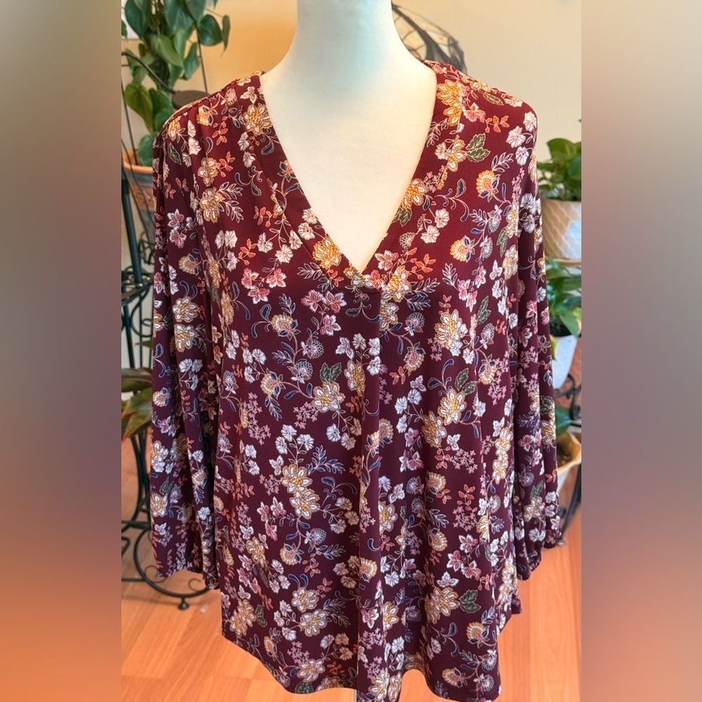 Vince Camuto BURGUNDY Multicolor Floral V-Neck 3/4 Sleeve Top Medium Stretchy